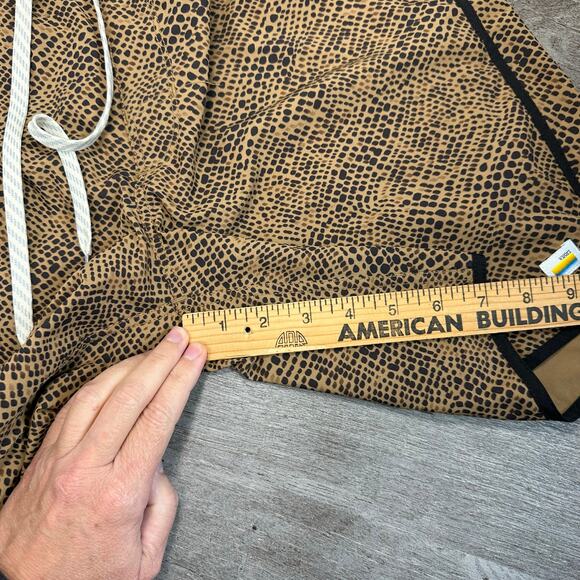 Vuori Banks Short Brown Black Med Men's - Picture 7 of 8